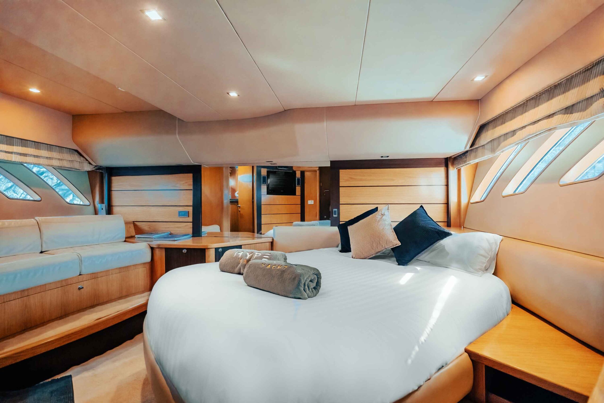 Master Suite der HYPE 55 Yacht in Phuket