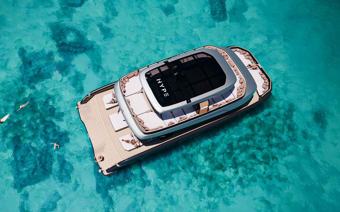 Upper Deck der HYPE 86 Yacht vor Phuket