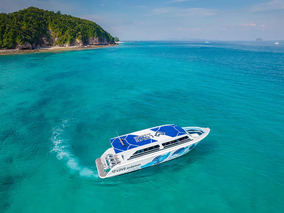 Love Andaman Bootstour auf dem Meer rund um Phi Phi und Bamboo Island