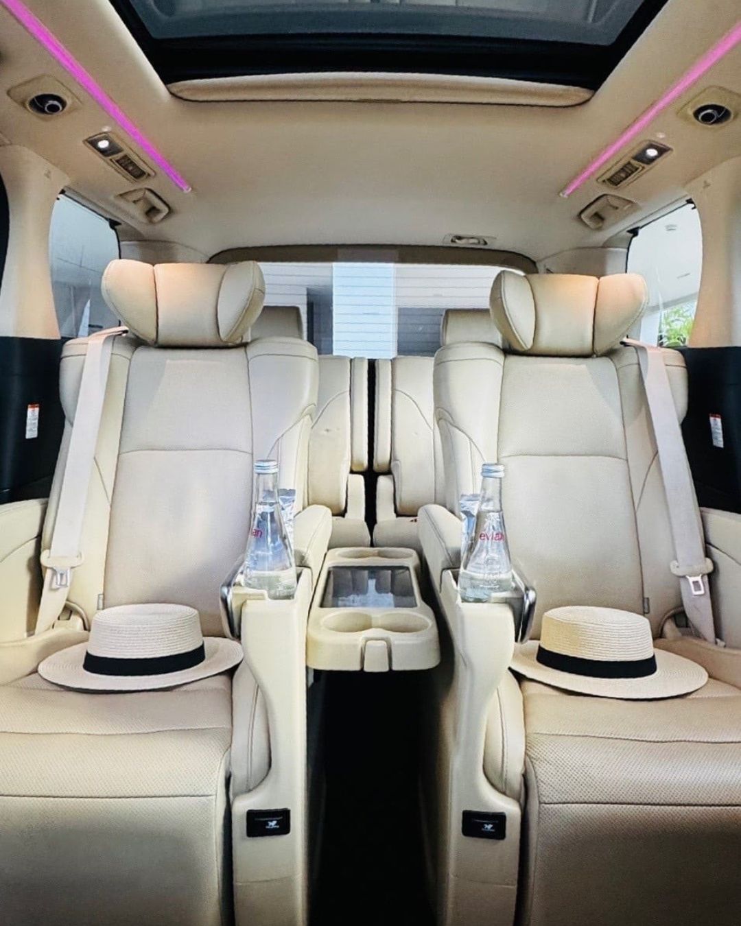 Toyota Alphard Premium Innenraum für VIP Transfer in Phuket